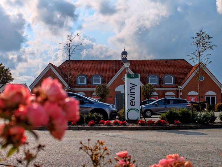 Eviny opladning på Agerbæk Torv.