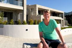 Bjarke Hansen foran Heart Hotel Caesars