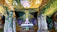 Den berømte grotte i Pizzo, Chiesetta di Piedigrotta, som er en unik kirke udhugget direkte ind i tuf-klippen ved stranden.
