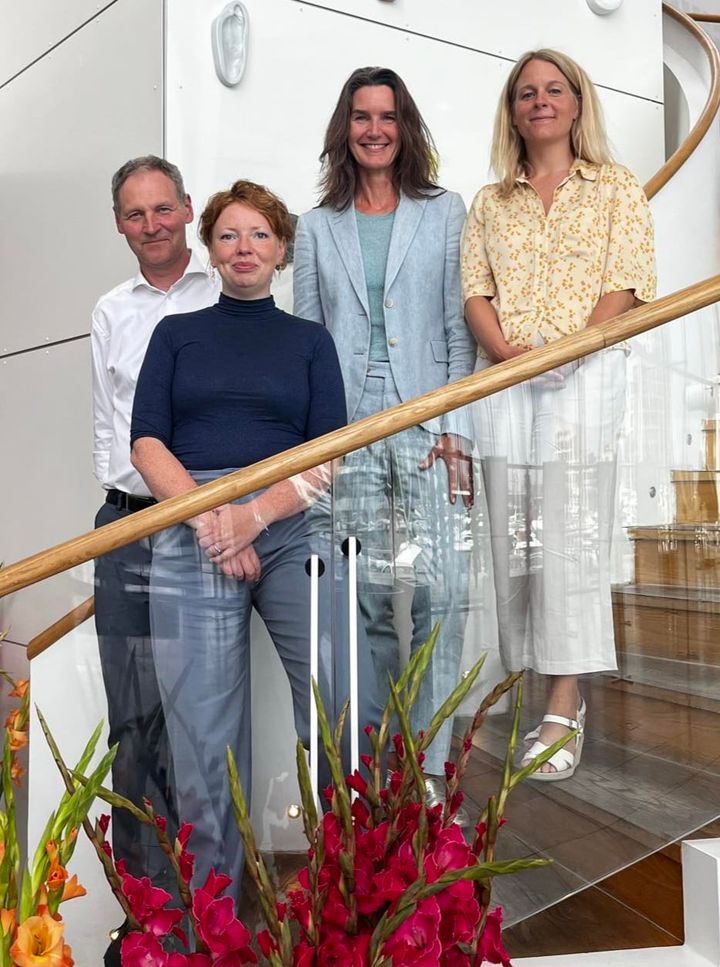 Fra venstre ses Flemming Konradsen, Senior Vice President for det sociale og humanitære område i Novo Nordisk Fonden; Kristina Louise Bliksted, direktør i Social Sundhed; Karen Ingerslev, Udviklings- og Forskningschef i Social Sundhed og Christina Diekhöner, Senior Project Manager i Novo Nordisk Fonden.