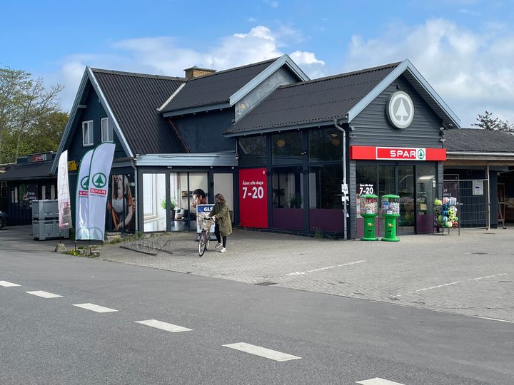 Ejendom med SPAR Vejby