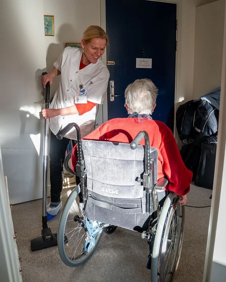 Ældreminister Mette Kierkgaard overrækker demenspriserne torsdag den 14. maj 2025 til DemensDagene i Tivoli Congress Center.