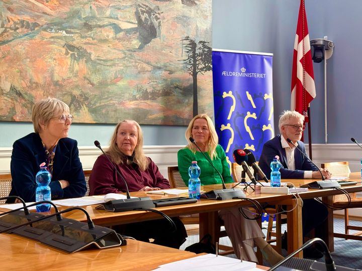 Torsdag den 13. november lancerer regeringen Rådet for et aldersvenligt Danmark. Fra Venstre: næstformand Hanne-Vibeke Holst, formand Lisbeth Knudsen, ældreminister Mette Kierkgaard og næstformand Jan Rose Skaksen.