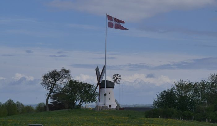 Partiet Demokraternes landsmøde opfordrer politikerne på Christiansborg til at udskyde beslutningen om amerikanske baser i Jylland, så der ikke begås en historisk fejl, der kan føre til et nyt 9. april. Foto: Demokraterne