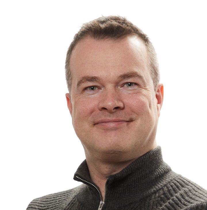 Lave Knud Broch - spidskandidat for "Demokraterne - hele Danmark skal leve" (liste J i Region Østdanmark) - anbefaler, at et lovforslag om fjernelse af bl.a. førtidspensionen fra retlige patienter udskydes eller ændres, da lovforslaget vil fastholde retlige patienter i pskykiatrien samt føre til øgede udgifter for skatteyderne, da retlige patienters indlæggelse i psykiatrien koster 4.333 kr. per døgn.