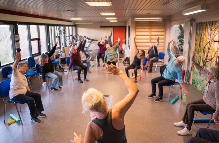 Der er allerede etableret mere end 120 lungetræningsnetværk fordelt på 51 kommuner. Pengene fra Den A.P. Møllerske Støttefond er nu med til at gøre tilbuddet landsdækkende. Her er det Lungeforeningens hold i Kalundborg, der træner.