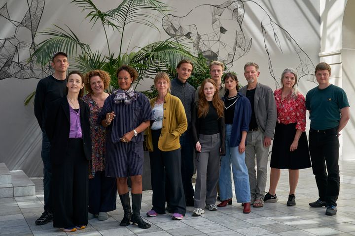 Hella Joof har samlet et stjernecast bestående af bl.a. Andrea Heick Gadeberg, Iben Hjejle, Maria Rossing, Clint Ruben, Ulrich Thomsen, Lotte Andersen, Thomas Hwan, Simon Kongsted til sin nye romantiske komedie 'Nøjsomheden'.