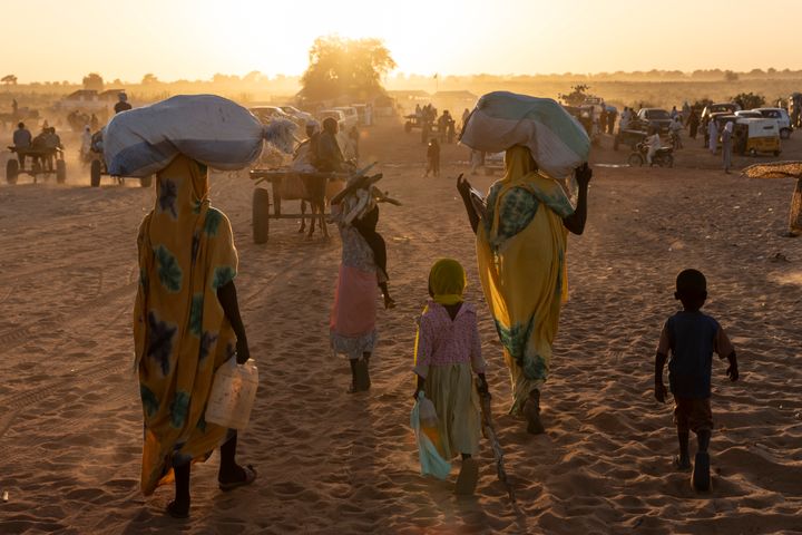 Nyankomne i grænsebyen Adre, Tchad.