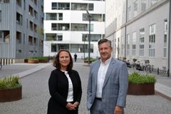 Ruth Wisborg, Executive Vice President for KMD Services, & Klaus Koefoed, Managing Director for Northern Europe ser frem til at udvikle samarbejdet de kommende år til glæde for kunderne.