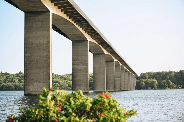 Vejle Kommune vil nu klare sine administrationsopgaver inden for vagtplanlægning, løn, økonomi og debitor i samme platform hos KMD. Det åbner for nye synergieffekter.