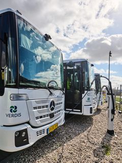 Grøn omstilling i praksis: el-renovationsbiler på ladning