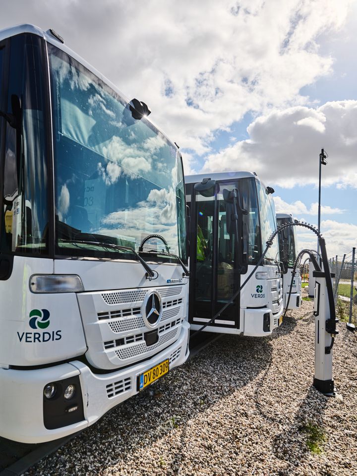 Grøn omstilling i praksis: el-renovationsbiler på ladning