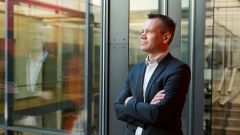 Direktør for Erhverv i Jyske Bank, Rune Møller: ”Geopolitisk usikkerhed, nye lovkrav og mangel på arbejdskraft betyder, at vores erhvervskunder efterspørger mere viden".