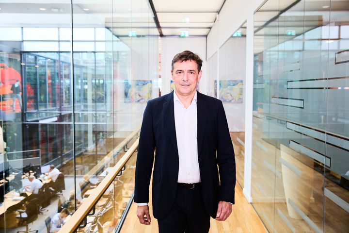 "Vores mål at være ordentligt forberedt, når og hvis teknologien er klar til at styrke vores infrastruktur og give vores kunder nye muligheder,” siger bankdirektør Erik Gadeberg, Jyske Bank.