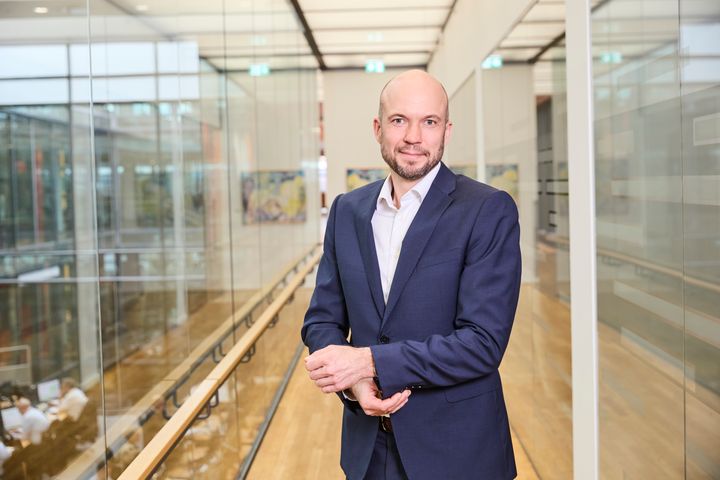 Klaus Naur sætter sig fra 1. oktober i stolen som COO og bankdirektør med ansvar for Digitalisering og Drift i Jyske Bank