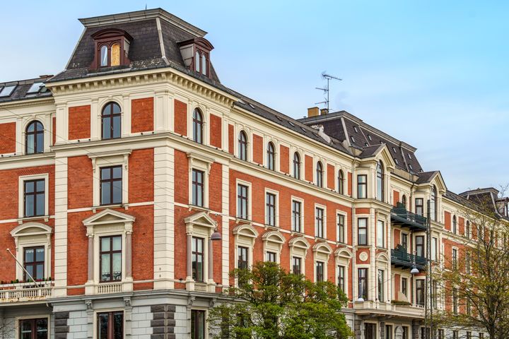 ”Der kan være store penge at spare for dem, som overvejer at købe en andelsbolig,” siger forretningsdirektør for private kunder i Jyske Bank, Kasper Holmbo.