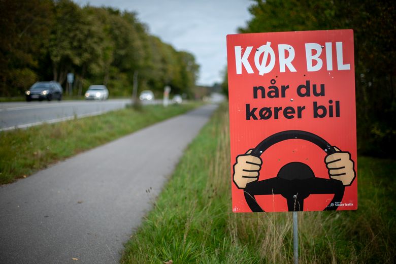 Rådet for Sikker Trafik står bag en række landsdækkende kampagner, der skal få trafikanterne til at køre mere sikkert. Adfærden i trafikken er skyld i ni ud af ti alvorlige ulykker.