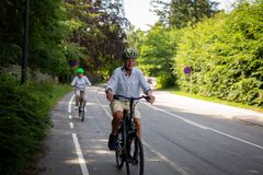 Få ændringer kan gøre cykelturene mere sikre for seniorer. Det er budskabet i en aktuel kampagne fra Rådet for Sikker Trafik og GF Fonden. Baggrunden er, at seniorerne er overrepræsenteret i de alvorlige cykelulykker