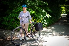 Kampagnen "Sikker på cykel - hele livet" fra Rådet for Sikker Trafik og GF Fonden vil hjælpe seniorer til at undgå uheld og ulykker på cyklen. I dag er seniorerne overrepræsenteret i de alvorlige cykelulykker.