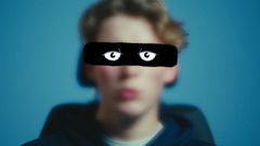 I kampagnen "Lad ikke dit kørekort gå op i røg" fortæller en ung mand anonymiseret om at køre påvirket af cannabis.