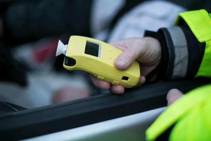 Bliver en bilist stoppet med for høj promille i blodet, er det dyrt. Planlæg turen hjem fra fest før du tager afsted.