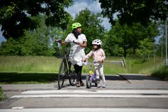 Mange forældre ønsker at deres børn går eller cykler mere til skole, viser undersøgelse fra Rådet for Sikker Trafik