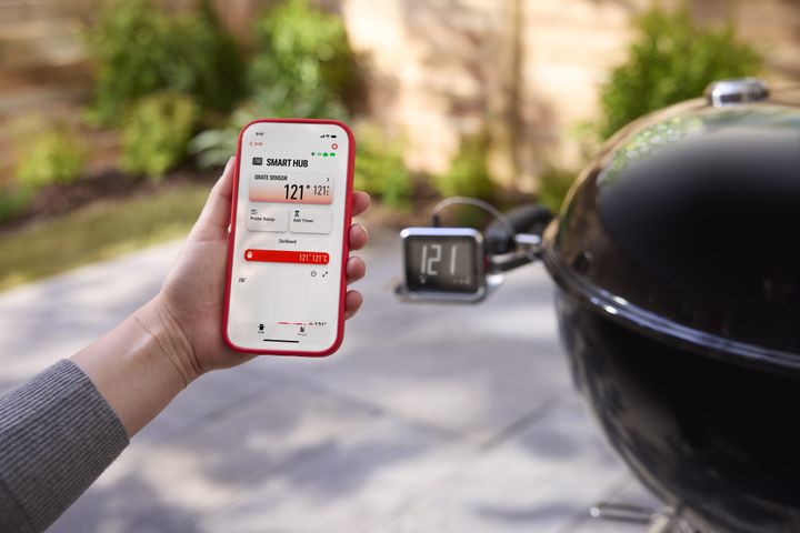 Selv de gamle klassikere får nu hjælp fra teknologien til at styre de ting, der før krævede en god portion grillerfaring for at lykkes