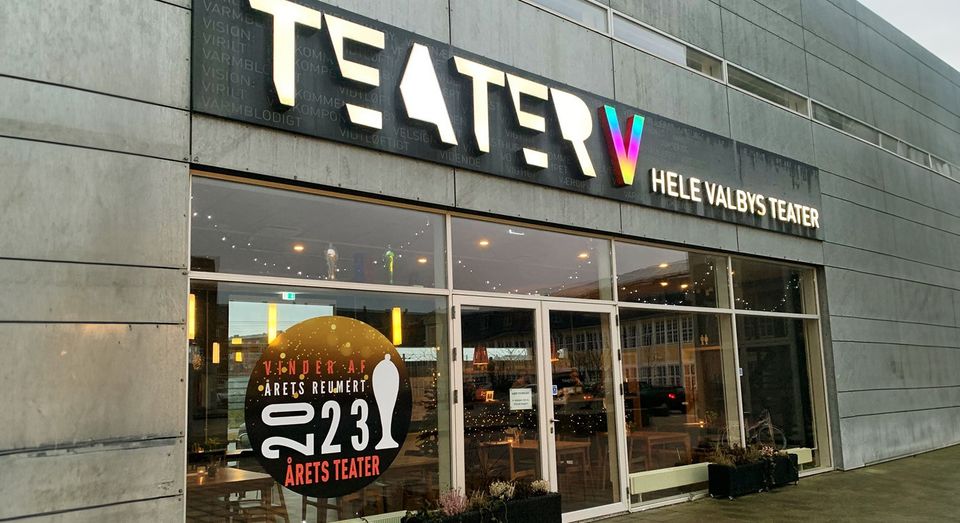 Via Tim Teater Første gang i dansk teater: - Det er unikt | Teater V