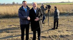 Jørgen Peter Rasmussen, CEO og stifter af Green Therma og Jesper Høstgaard-Jensen (Adm. direktør i Aalborg Forsyning) i november 2025, hvor det blev offentliggjort, hvor Heat4Ever -demonstrationsanlægget skal ligge.