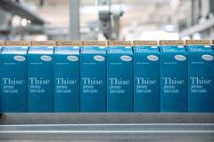 Kartoner med Thise jersey letmælk på række