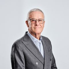 Med sin udtræden af bestyrelsen i forbindelse med generalforsamlingen den 12. marts 2026 afslutter John Riis Andersen et 36 år langt kapitel i VIKINGs historie – et kapitel, der vidner om vedholdenhed, loyalitet og et stærkt engagement i virksomheden og dens ejerskab.