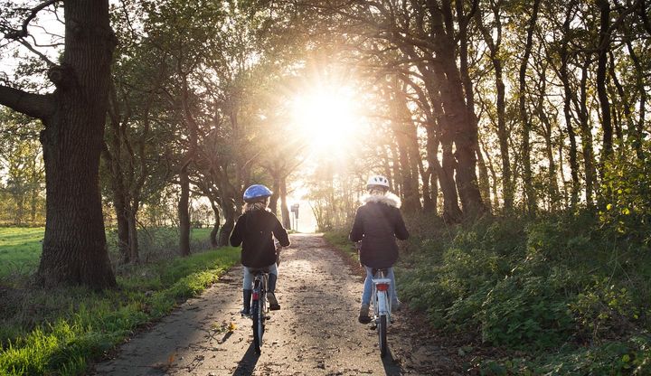 Lidt over en tredjedel af børn cykler til skole næsten hver dag. 4 ud af 10 børn har ikke cyklet inden for den seneste måned, mens 1 ud af 10 kun har cyklet 1- 2 gange inden for den sidste måned ifølge landsmåling fra Cyklistforbundet.