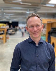"Forældre må gerne være opmærksomme på at udfylde spørgeskemaet sammen med deres børn, så vi får den vigtige information om, hvor børn i Billund Kommune oplever utrygge skoleveje," siger direktør i Center for Børnenes Hovedstad Kim Nordfeldt Thomsen.