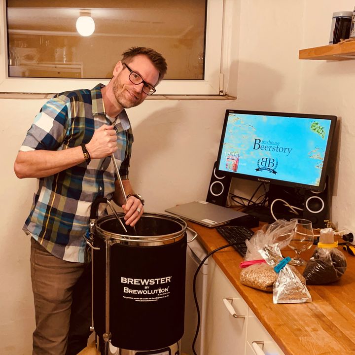 En håndbrygger er en privatperson, der brygger øl som hobby til eget forbrug. Øl brygget til eget forbrug er fritaget for punktafgift, så længe det ikke produceres med henblik på salg. Myndighederne anser imidlertid deltagelse i offentlige arrangementer, såsom ølfestivaler, som deltagelse i en kommerciel sammenhæng – hvilket kan indebære krav om registrering, etikettering, tilknytning til pantsystemet samt betaling af punktafgift, uanset om man uddeler gratis smagsprøver eller sælger øllet.