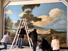 Salon er navnet på en international samling for dekorationsmalere, der mødes hvert år og dermed følger en århundrede gammel tradition blandt håndværkere om at dele viden og erfaring om deres fag. I løbet af hvert Salon udfører malerne et stort fællesmaleri, der viser mange af fagets teknikker. Foto: Salon