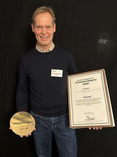 Regionschef hos Dalgas A/S, Søren Lange Andersen, modtog Danske Anlægsgartneres Arbejdsmiljøpris på vegne af virksomheden til foreningens årlige Landsgeneralforsamling.