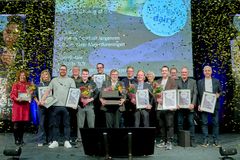 De tre vindere af International Food Contest 2025 blev tirsdag hyldet på scenen i hal D i MCH Messecenter Herning sammen med vinderne af Mejeriforeningens Gourmetpris.