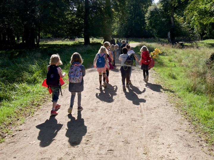 25 skoler får dette forår støtte fra Skolemælkslegatet til aktiviteter, der gavner sundhed trivsel og fællesskab på skolerne. Skolemælk modtog i alt 418 ansøgninger.