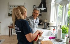 Der er fokus på omsorg og livskvalitet hos Cura Pleje, som i dag overtager virksomheden Det Skønne Liv. Dermed udvides Cura Plejes leverance af hjemmepleje til også at komme ud i Halsnæs Kommune og Gribskov Kommune