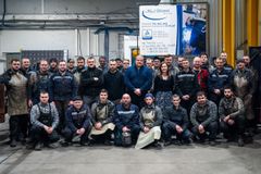 Det polske datterselskab J&J Steel har i alt 36 ansatte og er en integreret del af fabrikken i Ringsted.