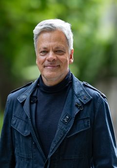 Dr. Manfred Knof