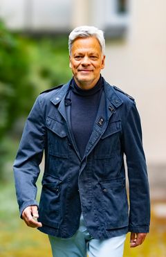 Dr. Manfred Knof