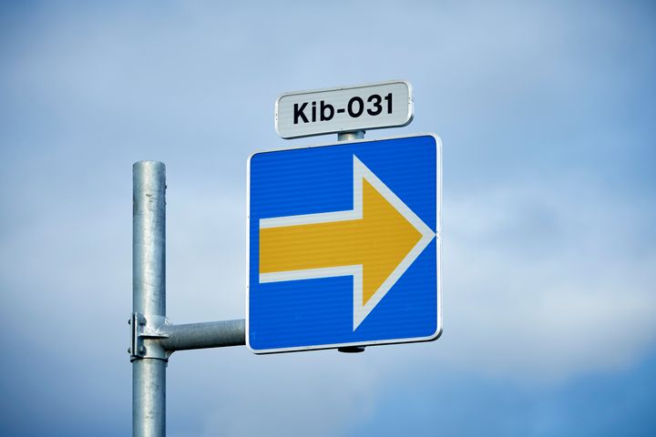 Markerboard placeret langs jernbanen