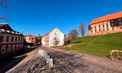 Fra mandag den 13. april vil den smalle Markdanersgade fra Akseltorv og op til Koldinghus og Staldgården være lukket for gennemkørsel for biler. Fodgængere kan stadig benytte vejen.