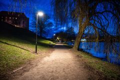 Kærlighedsstien med nye lamper