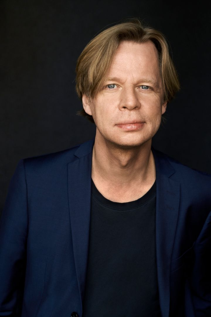 Clement Kjersgaard styrer debatten i Nicolai Kulturcenter