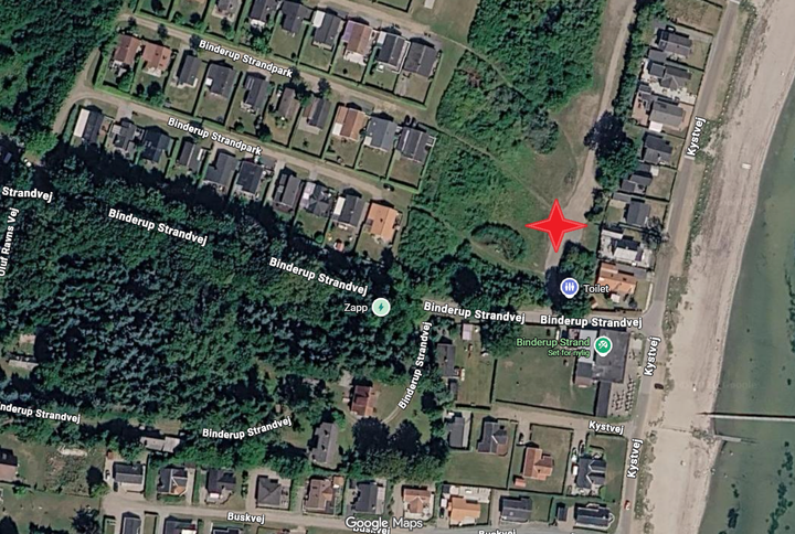 Fra lørdag formiddag er der sanddepot og sandsække klar til fyldning ved Binderup Strand.