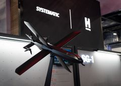 Helsings HX-2 angrebsdrone udstillet på forsvarsmessen DSEI 2025 i London