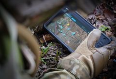 Soldat bruger SitaWare Edge