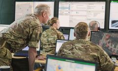 Soldater, der bruger SitaWare Insight